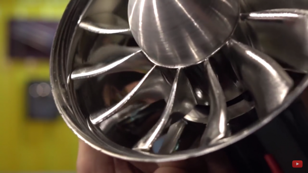 学分：YouTube/The Hacksmith