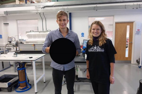 vantablack色素- 600 x399