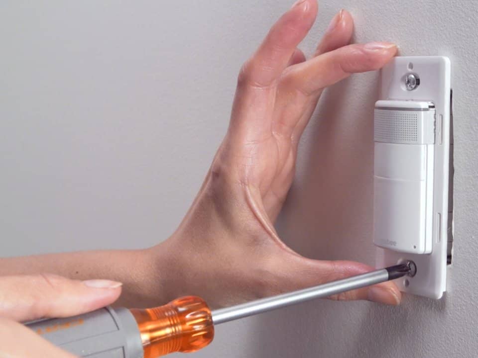 Ecobee Switch+可以巧妙地控制您的灯光，只需80美元