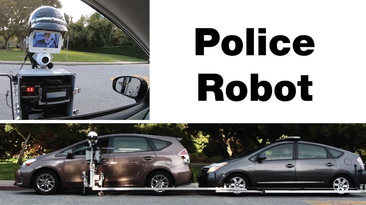 在此视频中查看Reuben Brewer创建的警察机器人