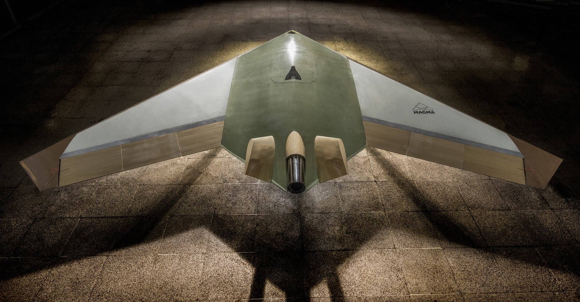 BAE系统使用超人吹气的空气操纵岩浆