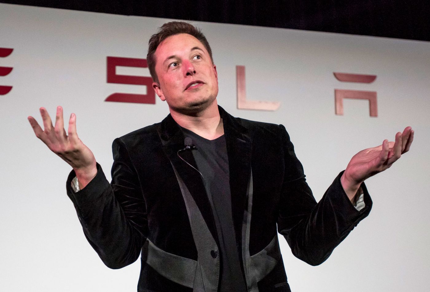 埃隆·马斯克表示特斯拉将很快推出400英里的续航里程