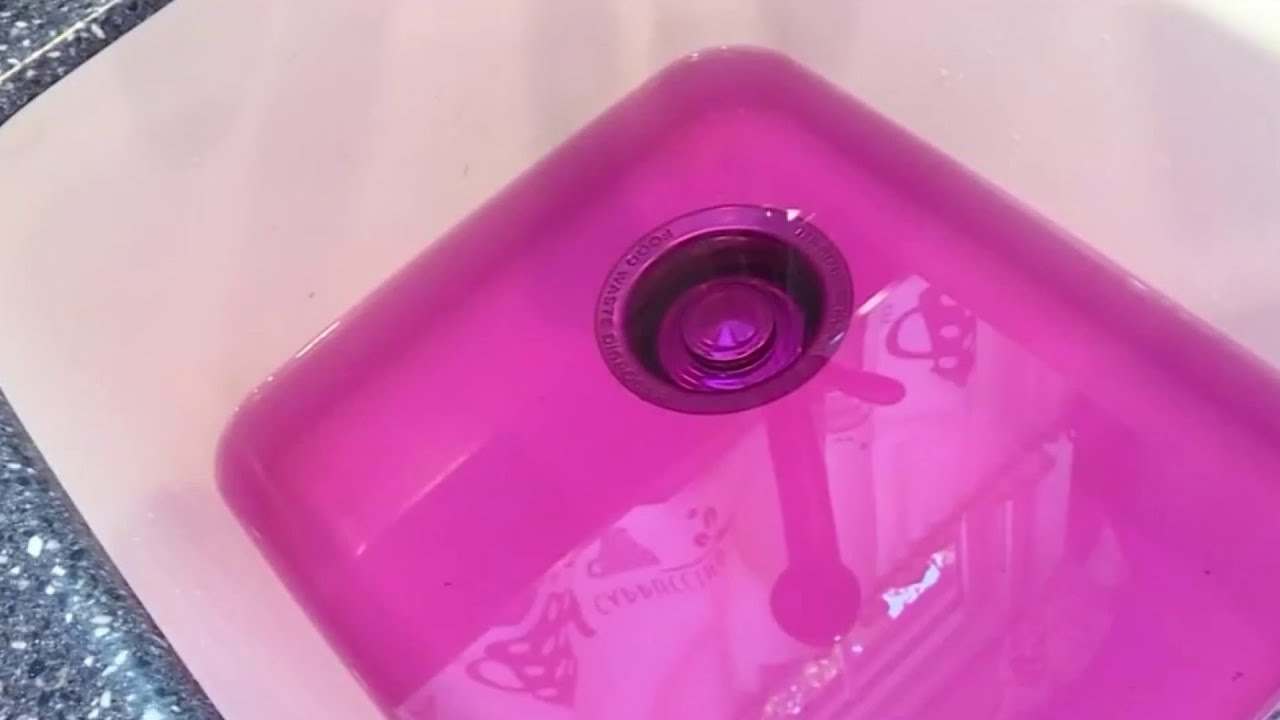 煤林的粉红色水是因为过量的高锰酸钠