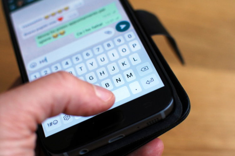 以下是如何保护自己免受WhatsApp黑客攻击的方法