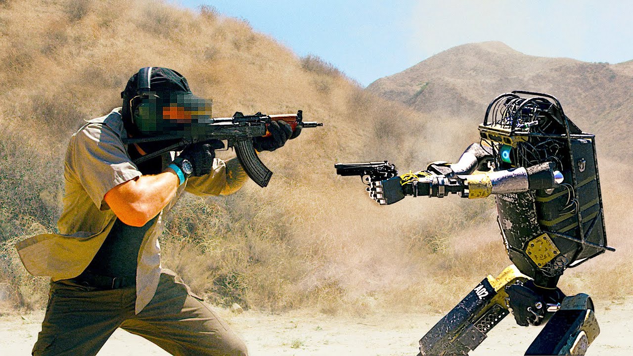 走廊展示Bosstown动力学的机器人