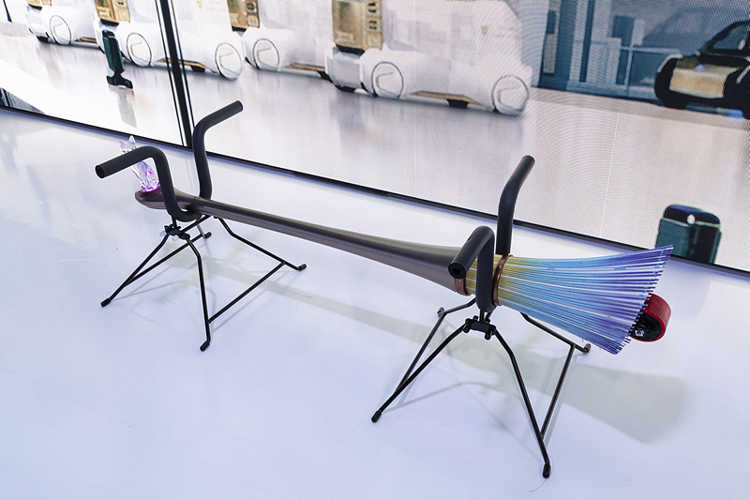 丰田展示了一个新的女巫扫帚，名称为电子室