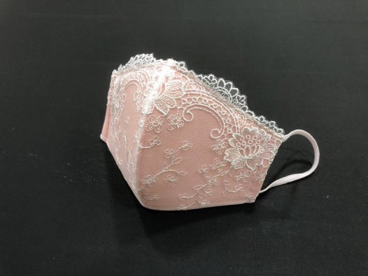 日本蕾丝胸罩面具在出售后售罄