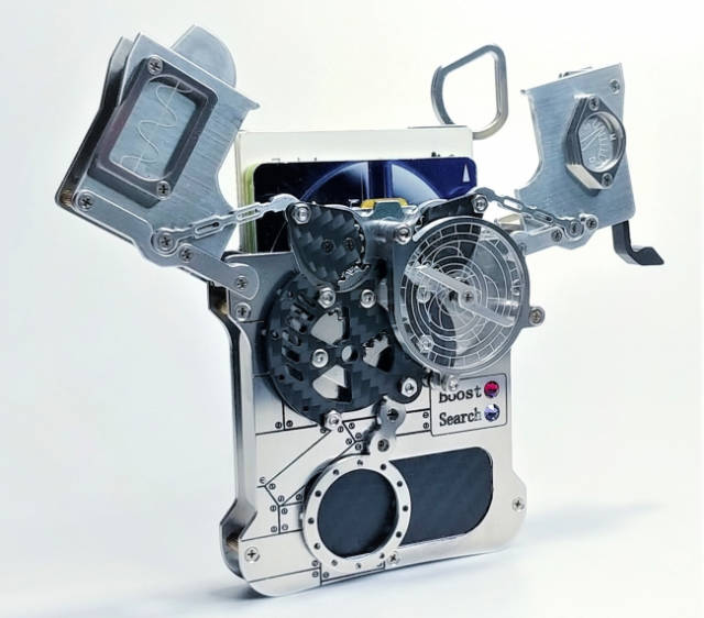 SMD工厂创建了一个以Steam朋克为主题的名片持有人