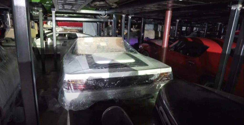 拉里Kosilla带你参观300年罕见的谷仓和古董车!