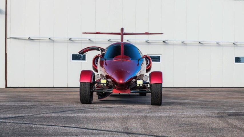 Learmousine（Learjet和Ligousine的混合）正在拍卖中