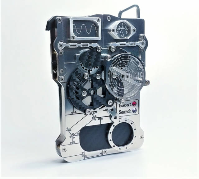 SMD工厂创建了一个以Steam朋克为主题的名片持有人