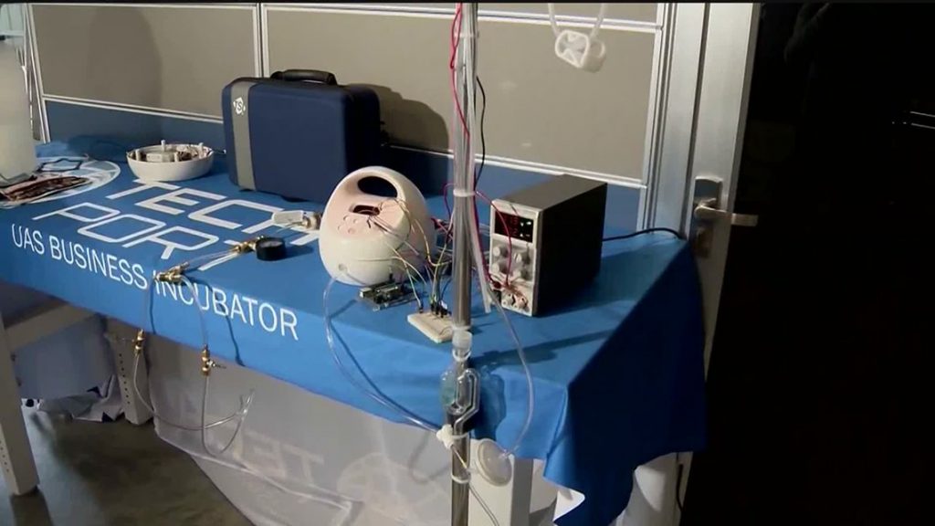 这些吸奶器正在转换为呼吸机