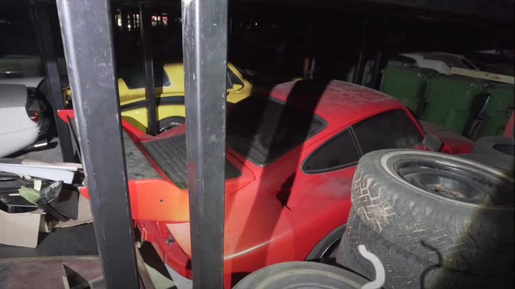 拉里Kosilla带你参观300年罕见的谷仓和古董车!