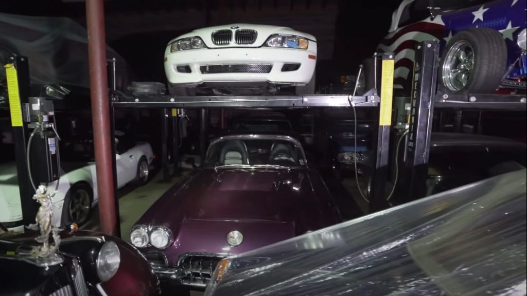 拉里Kosilla带你参观300年罕见的谷仓和古董车!