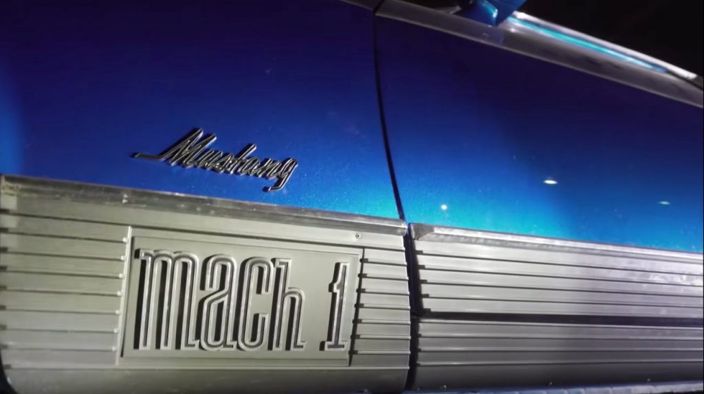 拉里Kosilla带你参观300年罕见的谷仓和古董车!