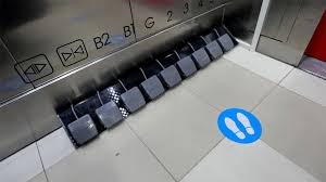 Seacon广场安装脚踏板代替电梯按钮