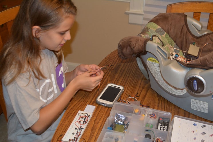 莉迪亚·丹顿12岁了，正在预防高温汽车死亡