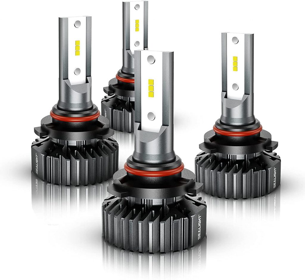 Toyota Corolla的10个最佳大灯灯泡