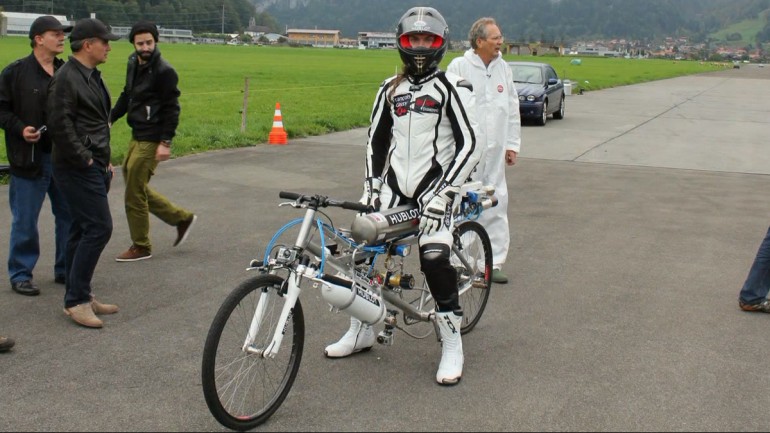 弗朗索瓦·吉西（Francois Gissy）为他的世界纪录尝试做准备