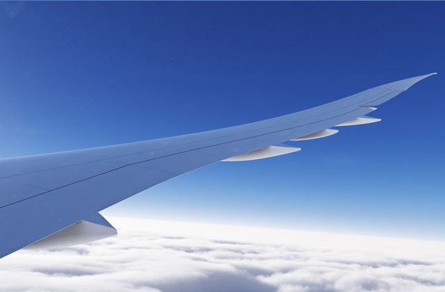 这架飞机的机翼是基于787梦想客机的机翼