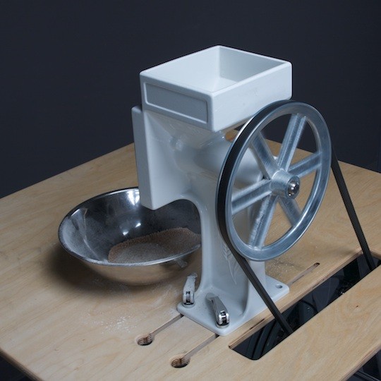 同时，踏板的踏板Genny更便携，不包括工作表面，并且是相关的...