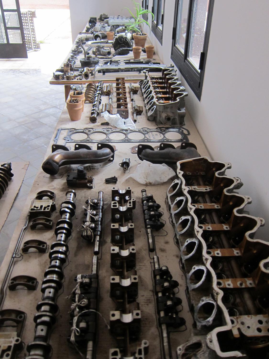 V12梅赛德斯引擎完全拆除