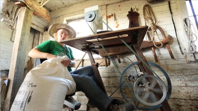 使用的大型钻机单元（照片：踏板力量）