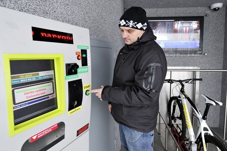 czech-cycle-parking-1